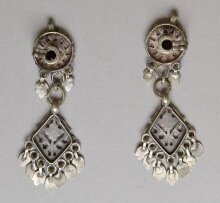 Earring thumbnail 1