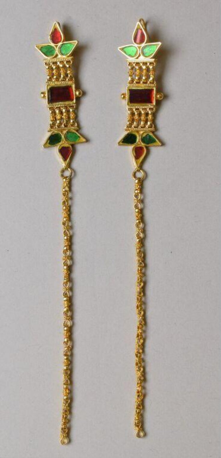 Earring top image