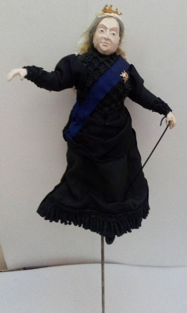 Figure of Queen Victoria top image