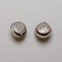 Earring thumbnail 1