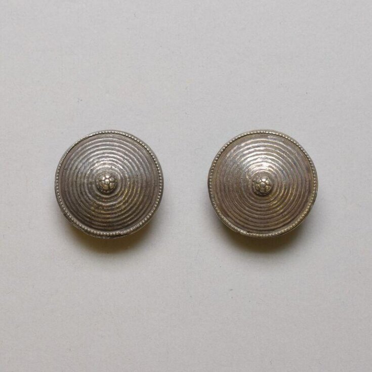 Earring top image