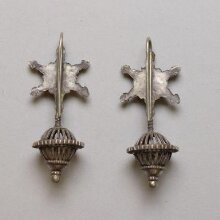 Earring thumbnail 1