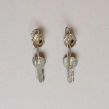 Earring thumbnail 1