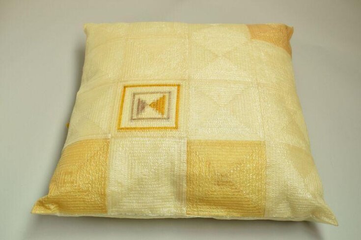 V&a best sale quilted throw