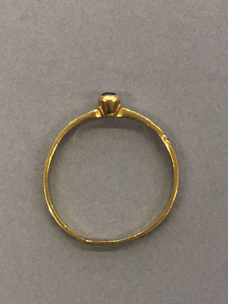 Ring top image