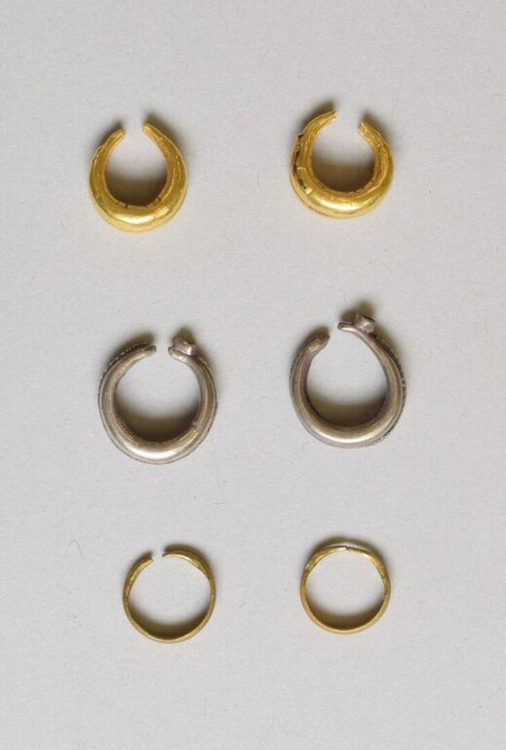 Earring top image