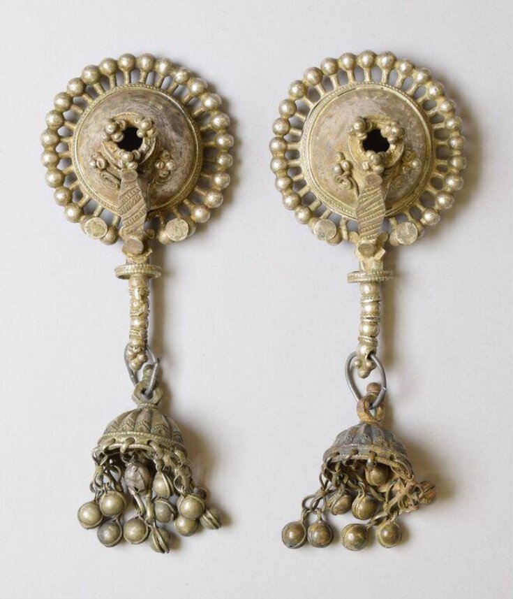 Earring top image