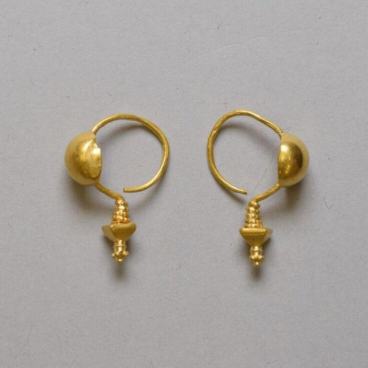 Earring top image