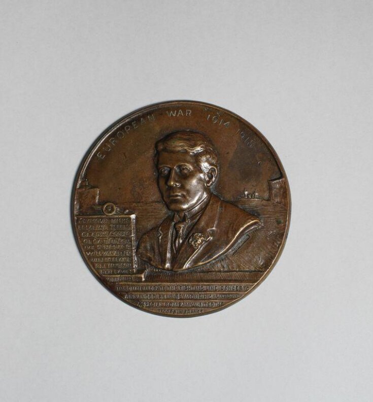 Medal commemorating the WW1 concerts in France produced for the troops by Seymour Hicks image