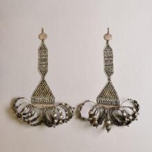 Earring thumbnail 1