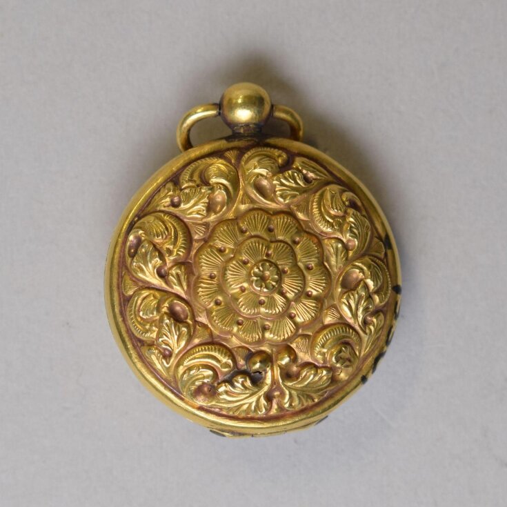 Locket top image