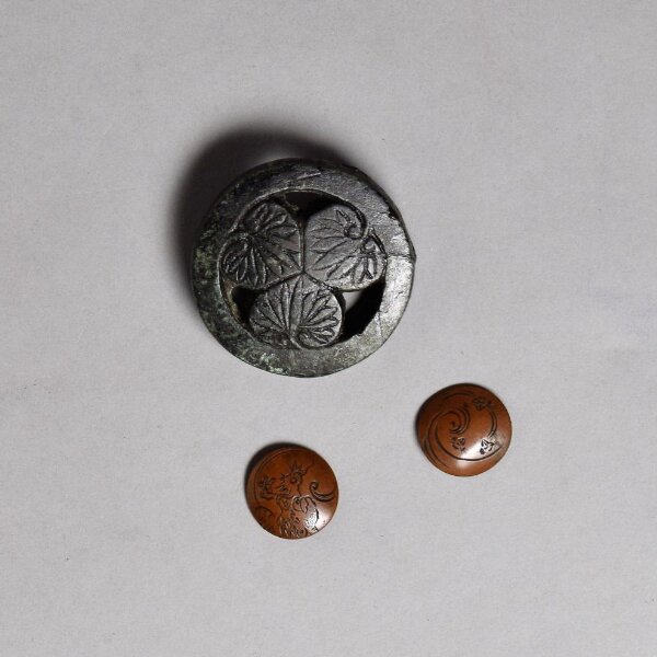 Vroca Button Button | V&A Explore The Collections