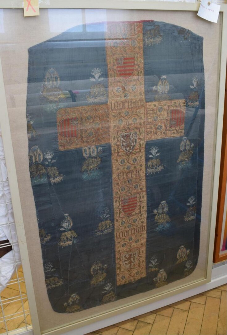 Chasuble top image