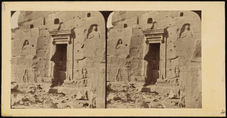 Stereoscopic photograph of tablets in the quarries of Karnak top image