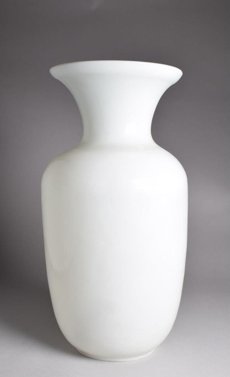 Vase top image