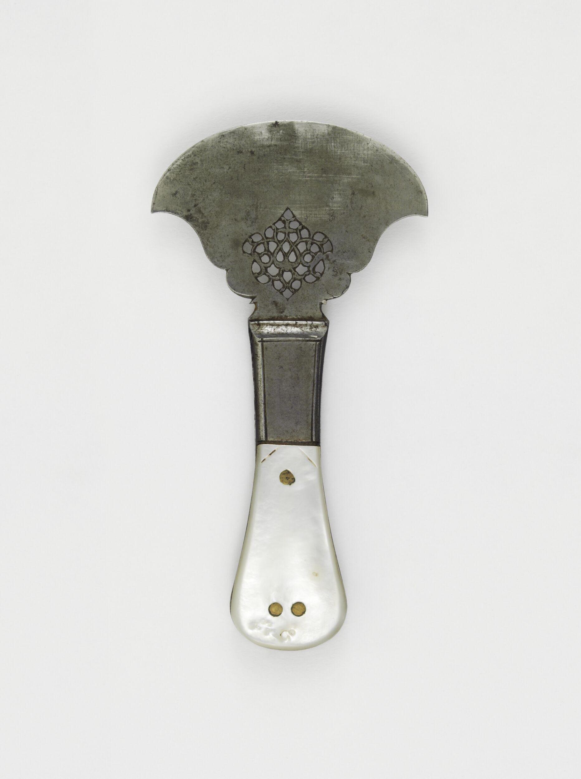 Paring and cutting tool