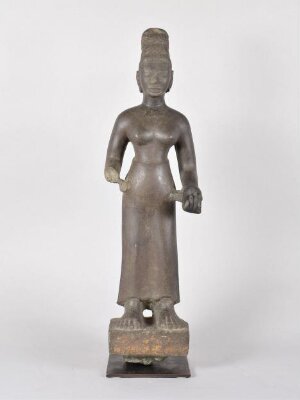 Figure of a standing female deity, possibly Uma, late 7th century-early 8th century