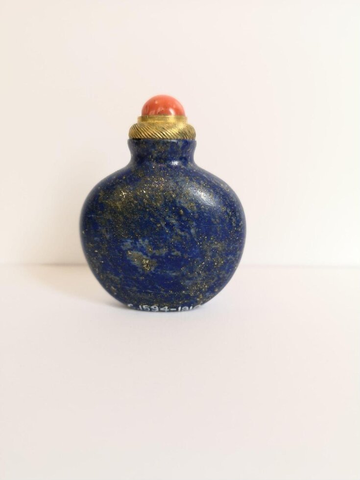 Snuff Bottle top image