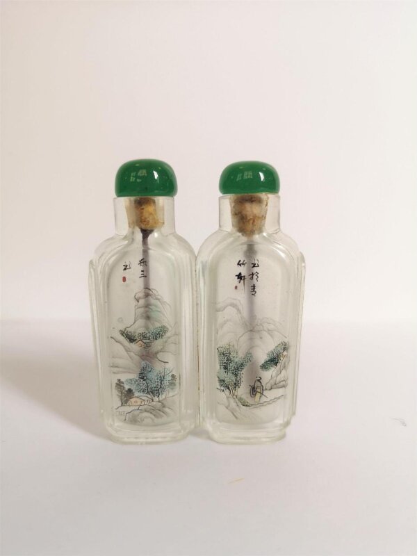 Small Glass Snuff Bottle w Asian Drawing/Green Stopper