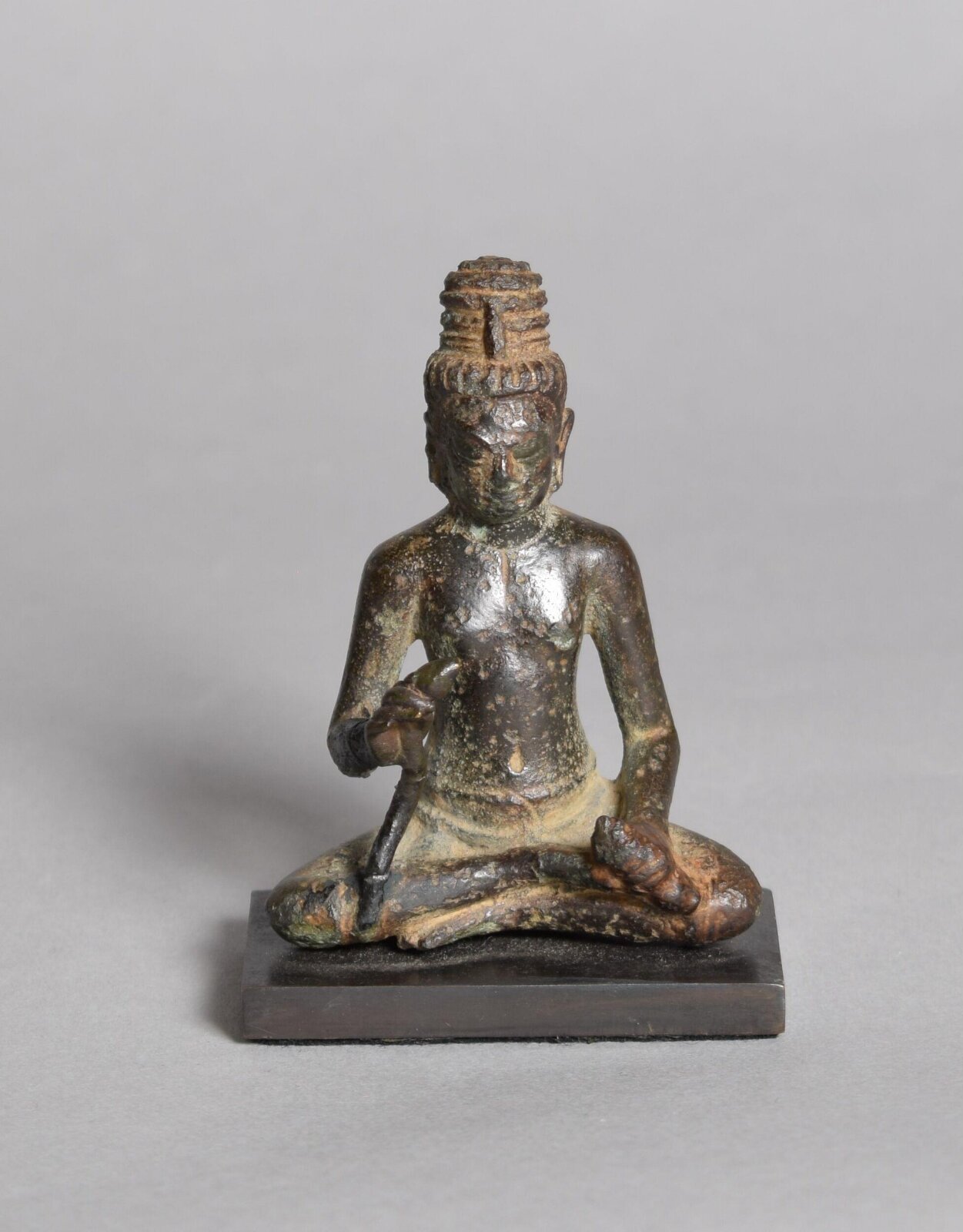 Figure, 700 - 900