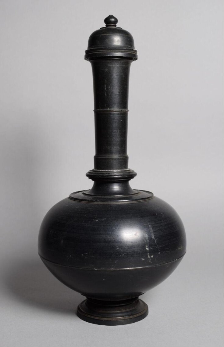 Vase top image