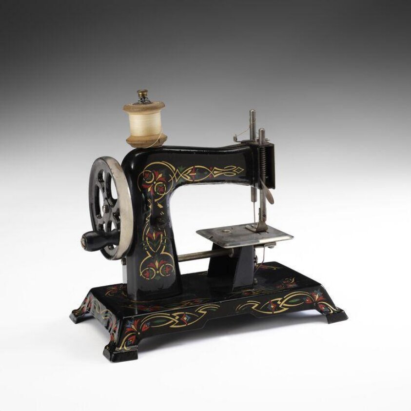 Sewing machine (1920-1930) by Josef Müller