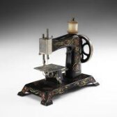 Sewing Machine thumbnail 2