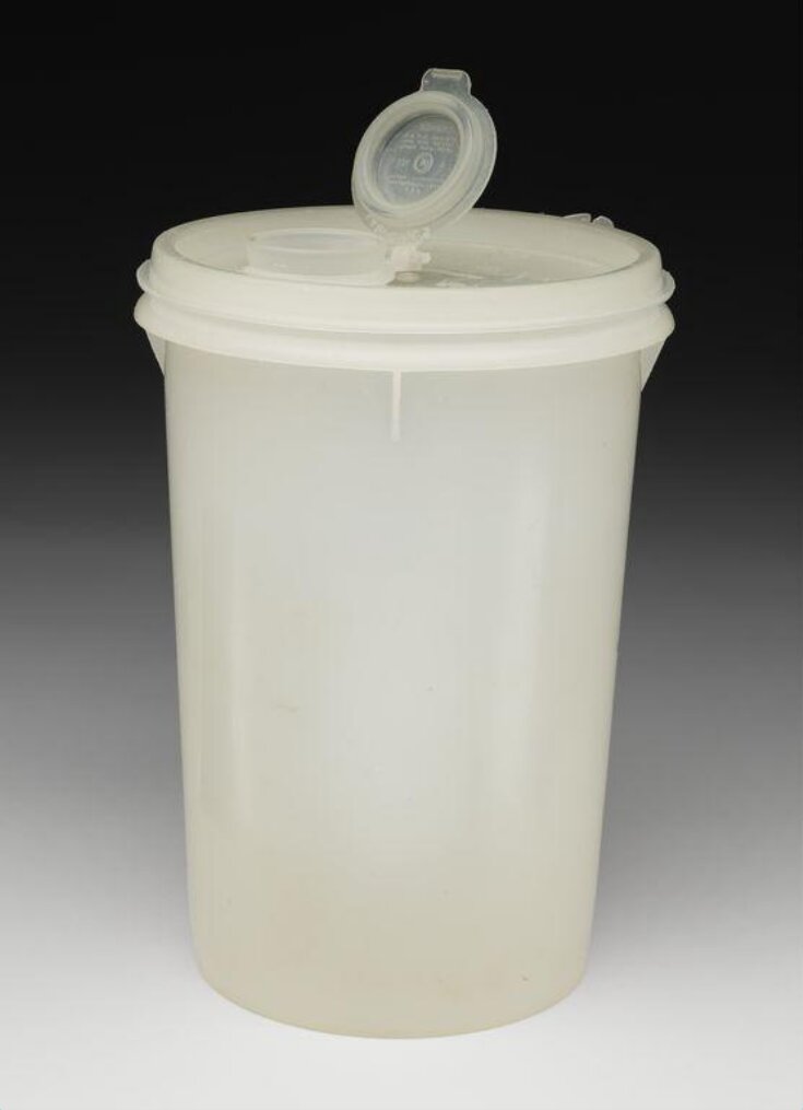 Sold at Auction: Tupperware, Lidded Food and Cookie Containers