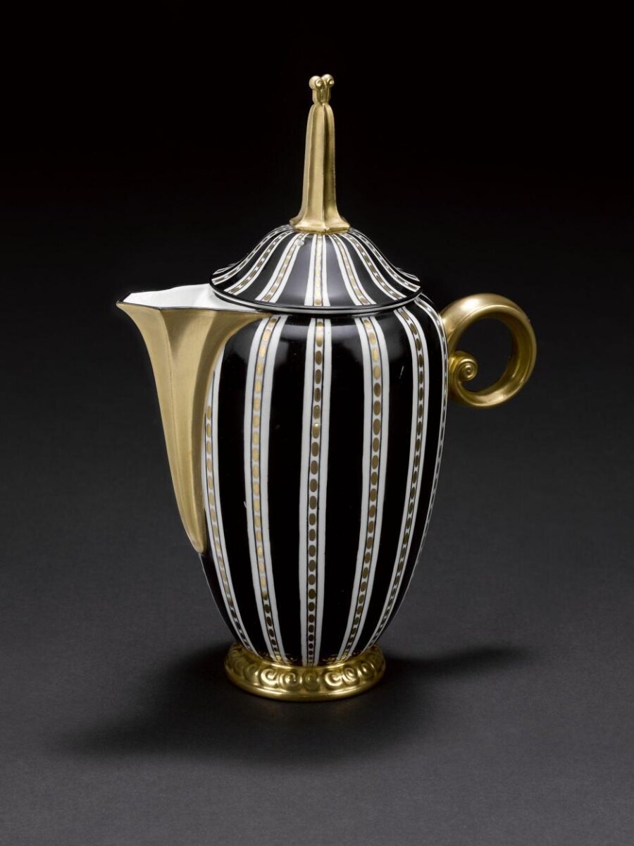 Coffee pot