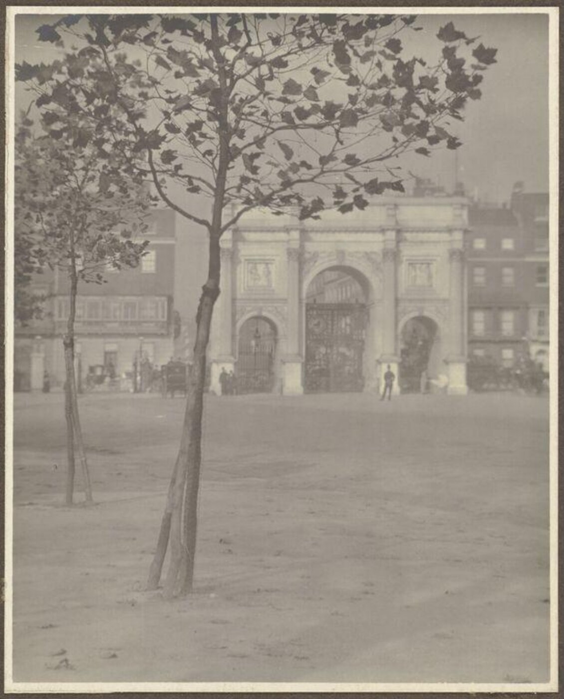 Warburg, Agnes Beatrice, The Marble Arch