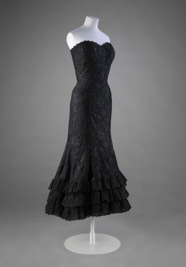 Evening Dress | Chanel, Coco | V&A Explore The Collections