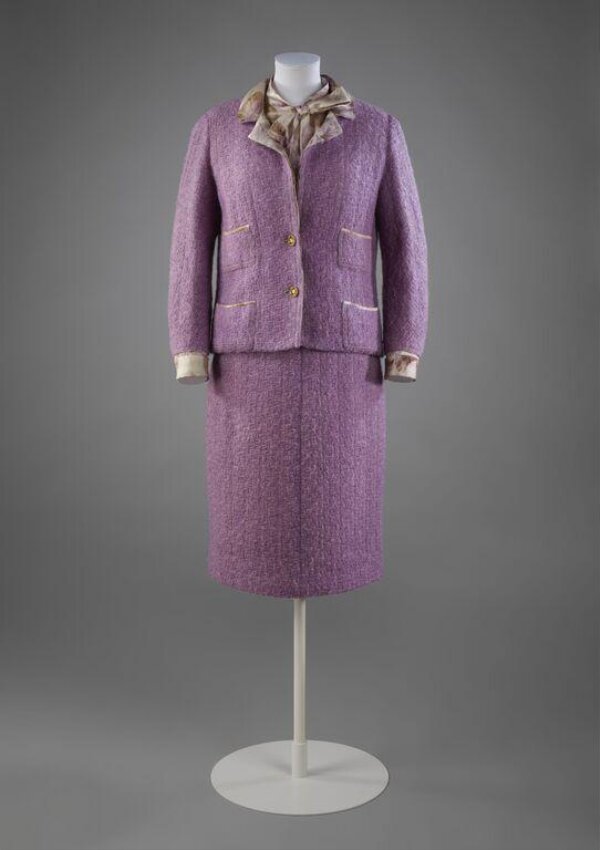 Chanel no 11 | Coco Chanel | V&A Explore The Collections
