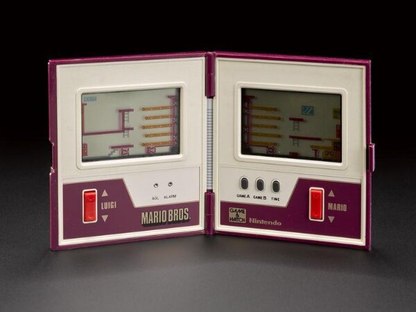 Game & Watch Multi Screen | V&A Explore The Collections