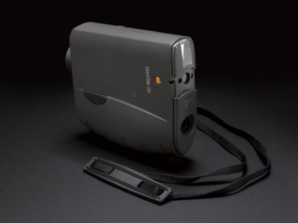 デジタルカメラ Apple QuickTake 150 + AC Adapter QuickTake 150 | | V&A Explore The Collections