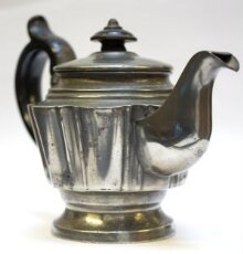 Teapot thumbnail 1