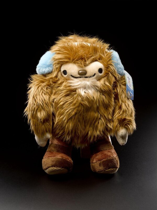 セール 登場から人気沸騰 | Quatchi V&A Collections The Explore ぬいぐるみ