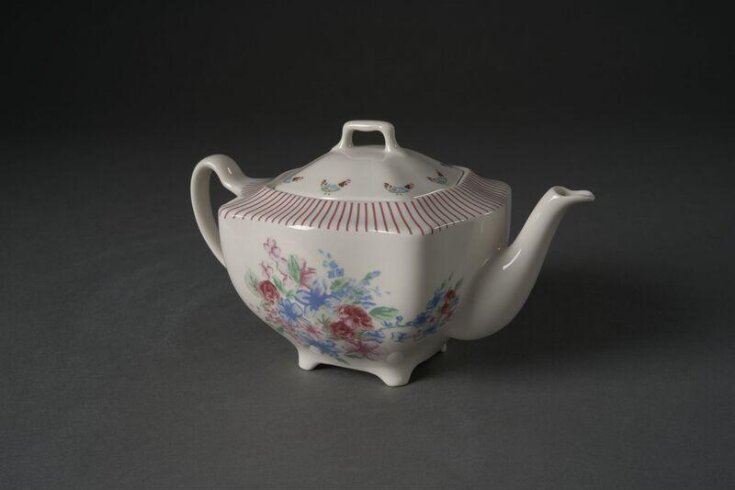 'Farmhouse Chic Teapot' image