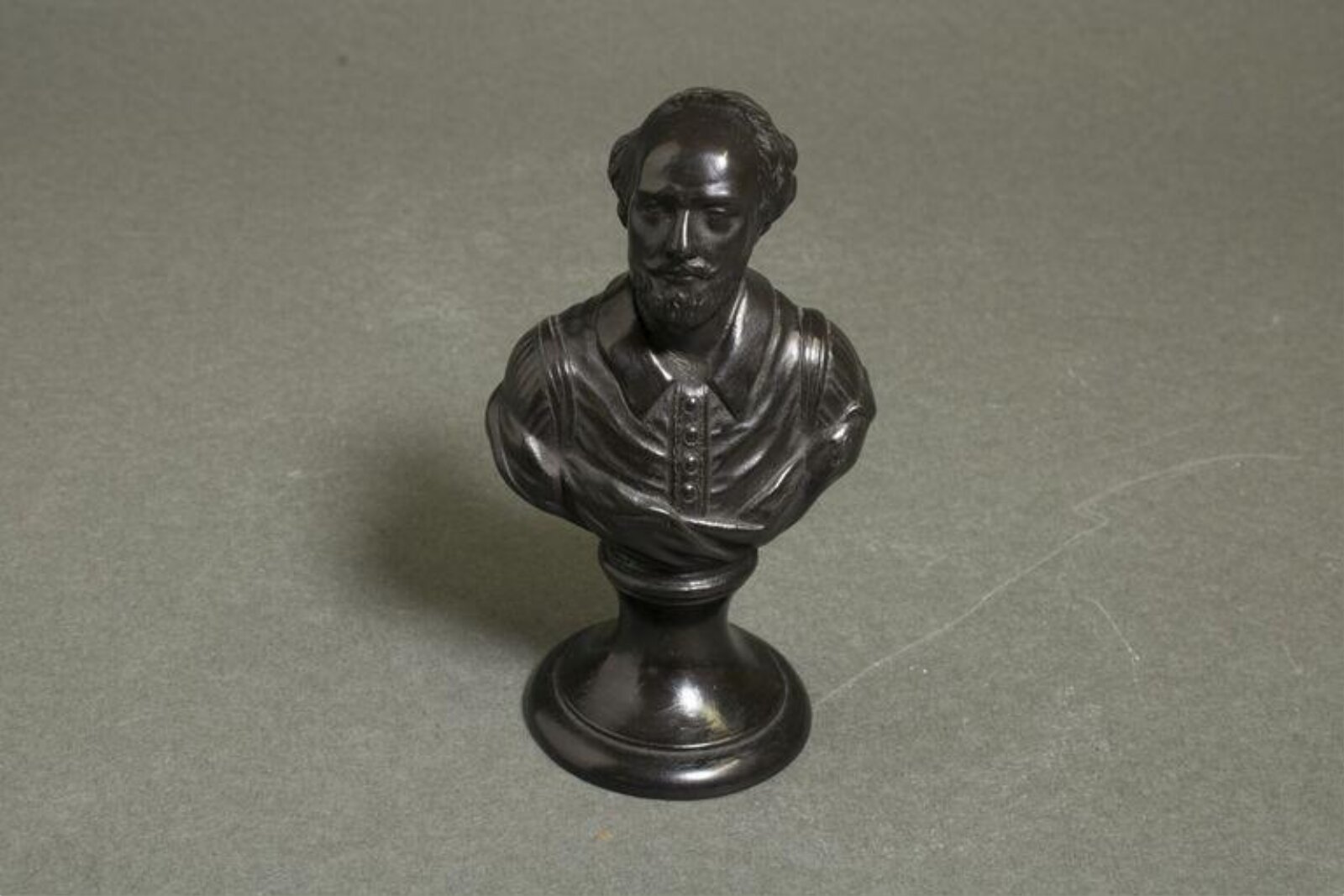 Bust, 20th century