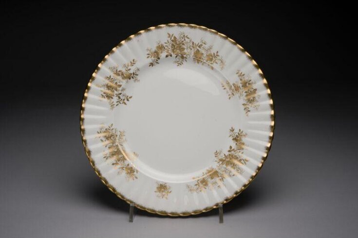 Antoinette' Dinner Plate image