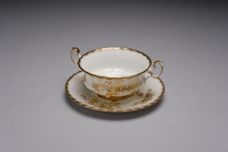 Antoinette' Soup bowl and saucer top image