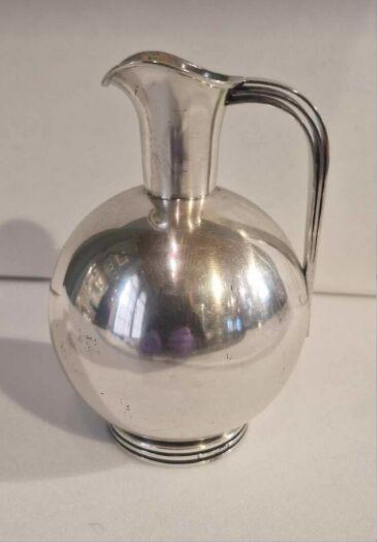 Jug top image