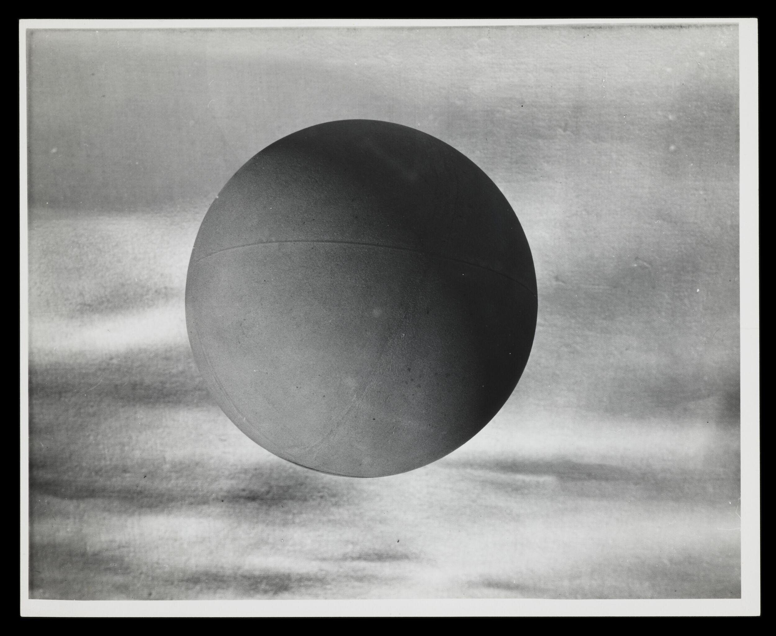 Ball, 1952