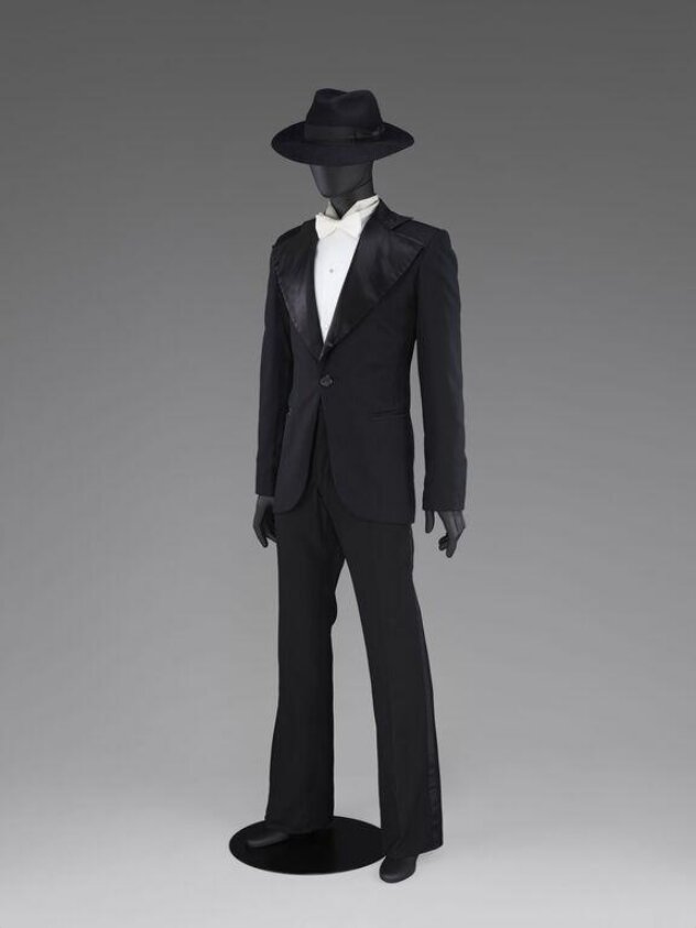 Suit (1975) by Alexis François Girard