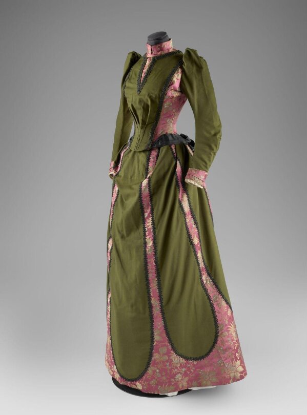 Day Dress | Worth, Charles Frederick | V&A Explore The Collections Day Dress | Worth, Charles Frederick | V&A Explore The Collections