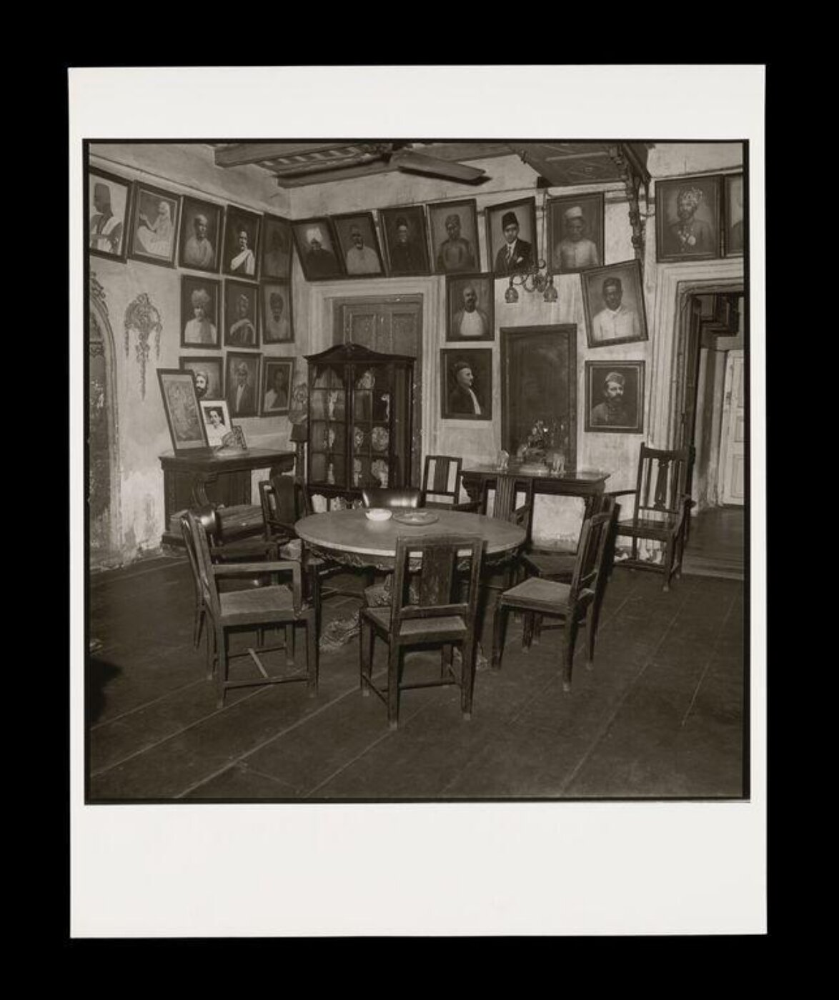 Rosalind Fox Solomon, The Ghosh music room