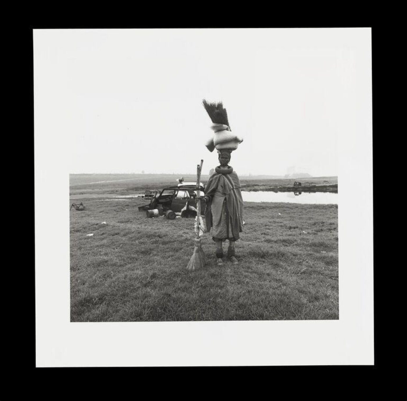 David Goldblatt, Ndebele woman selling brooms, Soweto