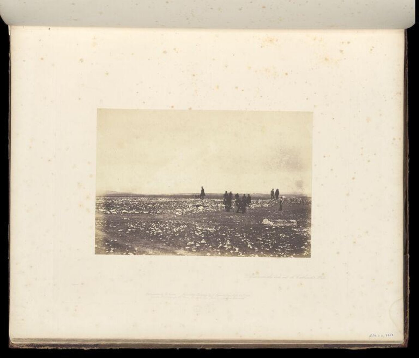 Fenton, Roger, Officers on the look out at Cathcarts Hill