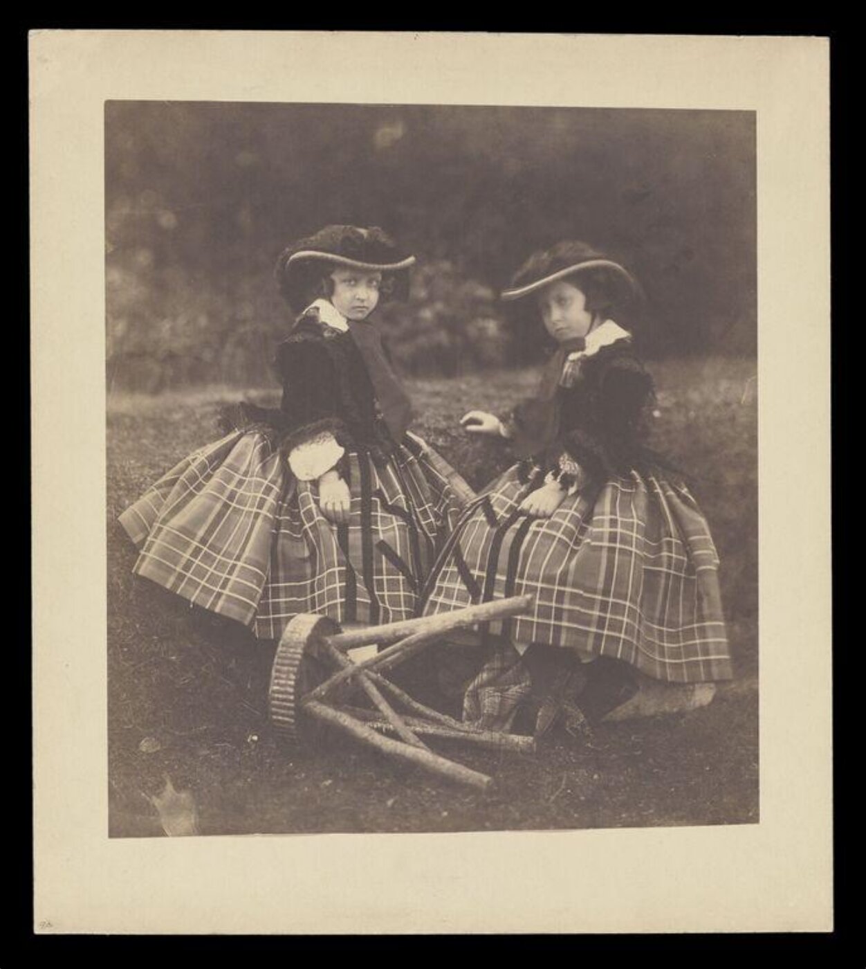 Fenton, Roger, Princess Helena and Louise. Children of Queen Victoria