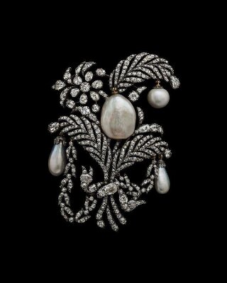 Pearl and diamond brooch