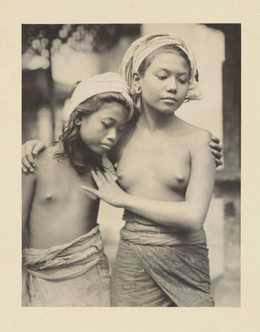 Hoppé, Emil Otto, Girls Standing
